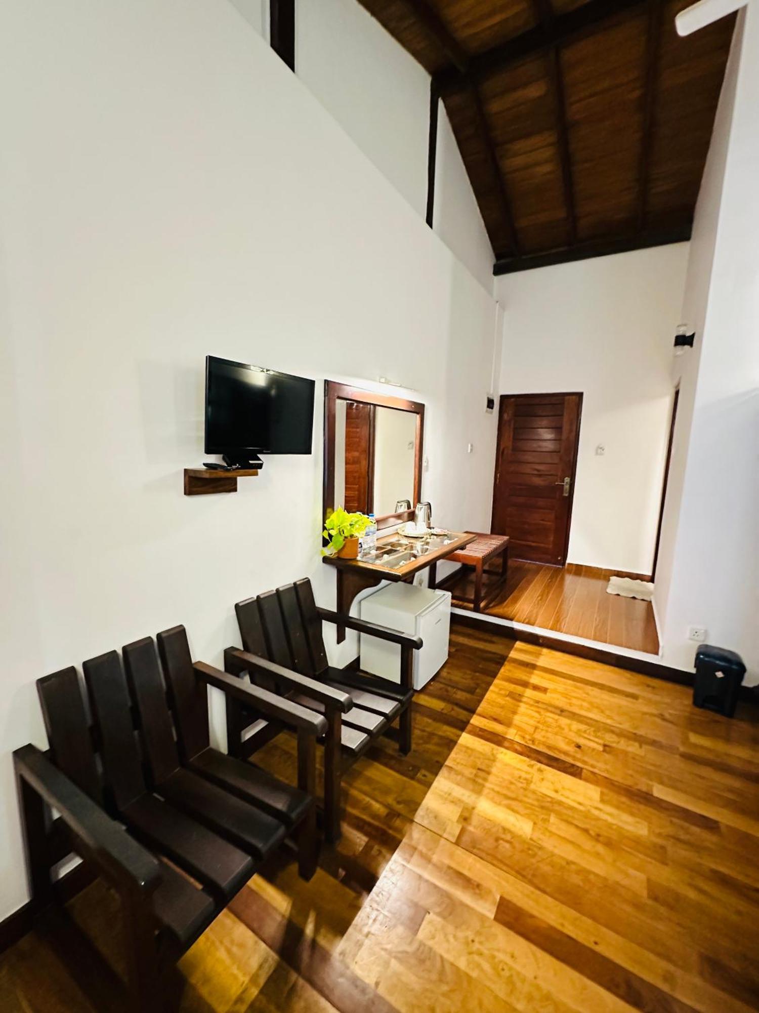 Cozy Sea View Inn Hikkaduwa Kültér fotó