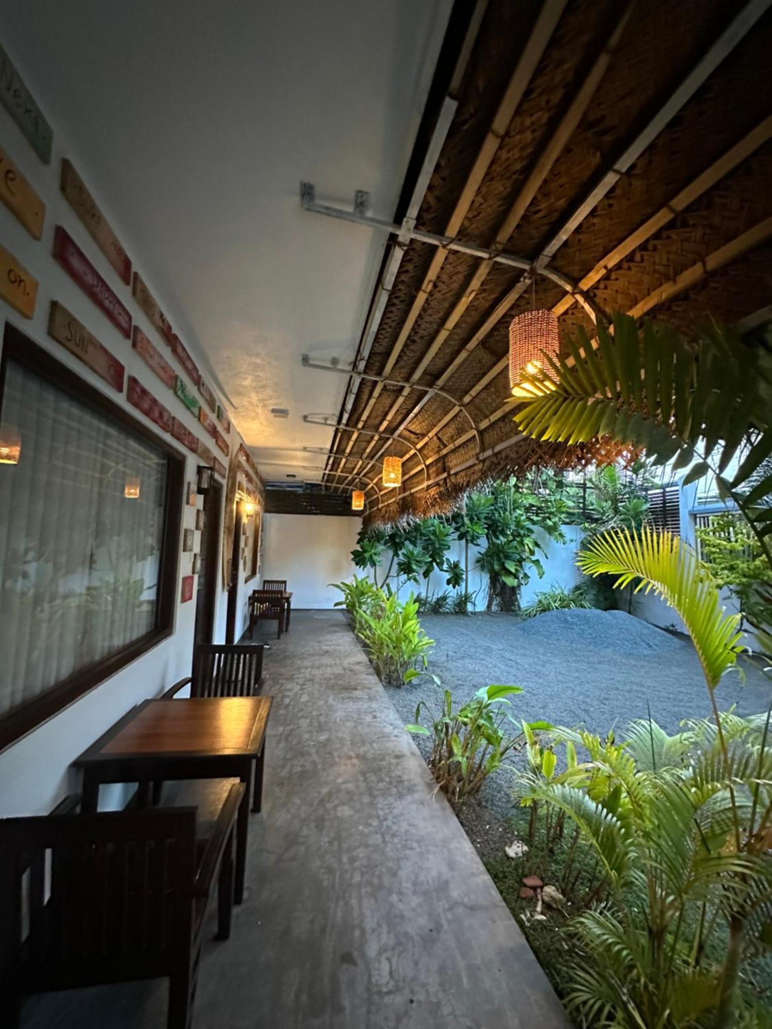 Cozy Sea View Inn Hikkaduwa Kültér fotó