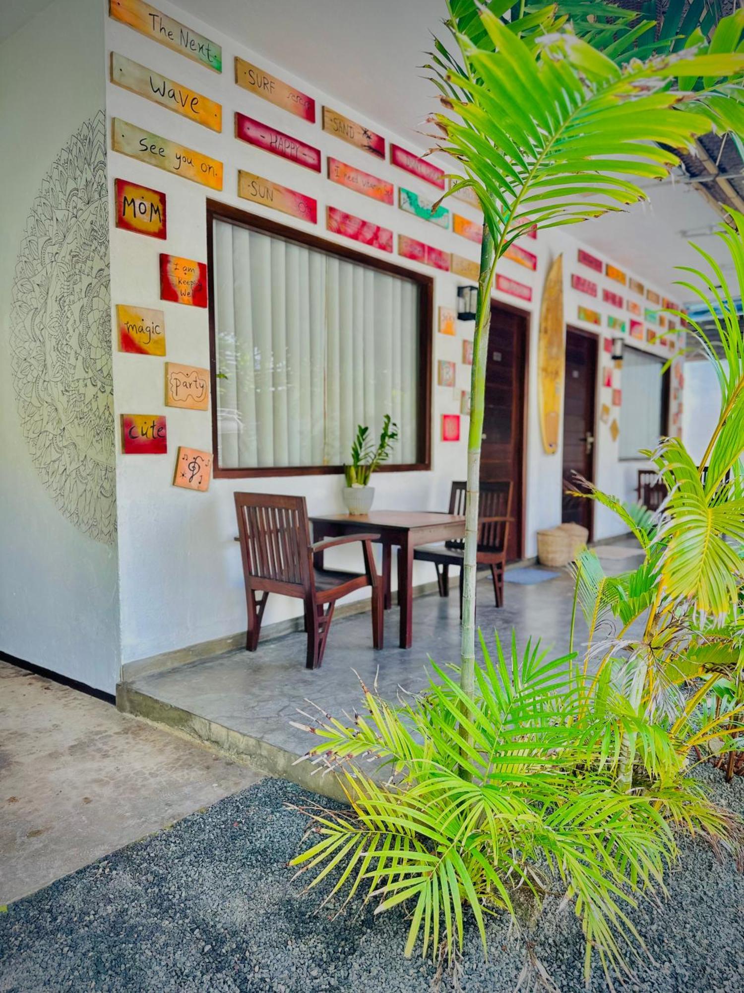 Cozy Sea View Inn Hikkaduwa Kültér fotó