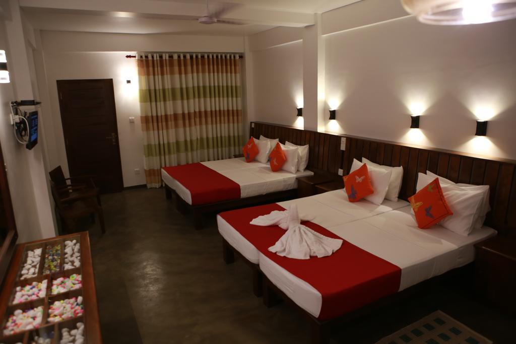 Cozy Sea View Inn Hikkaduwa Kültér fotó