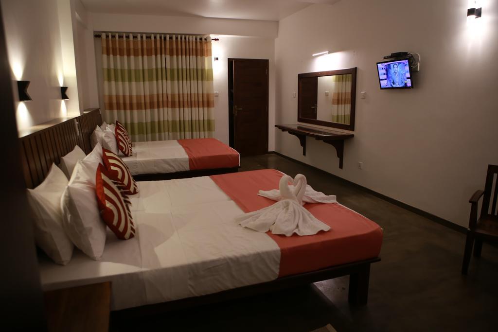 Cozy Sea View Inn Hikkaduwa Kültér fotó