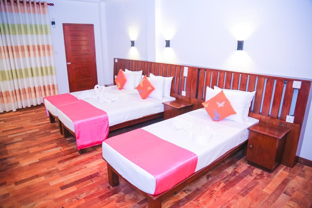 Cozy Sea View Inn Hikkaduwa Kültér fotó