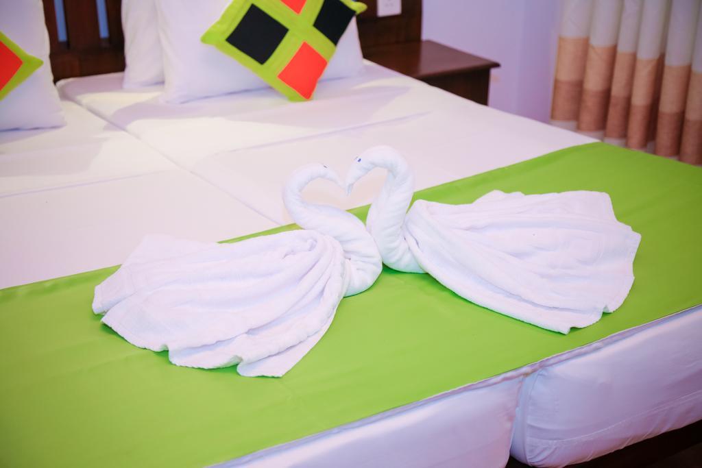 Cozy Sea View Inn Hikkaduwa Kültér fotó
